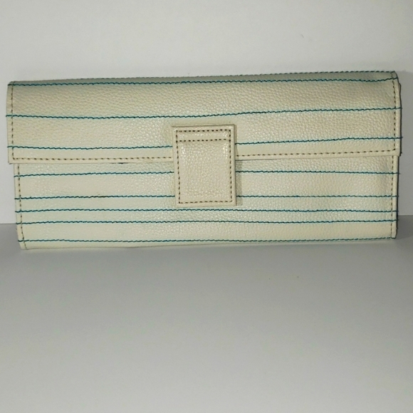 Milano Handbags - Milano Cream and Turquoise Clutch Purse
